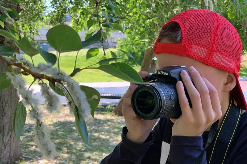 В столичных центрах для детей-сирот воспитанников обучают основам фотосъемки