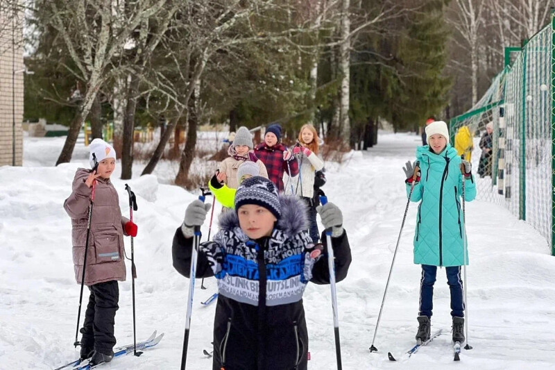 Специалисты соцзащиты рассказали, как зимние виды спорта укрепляют здоровье детей-сирот